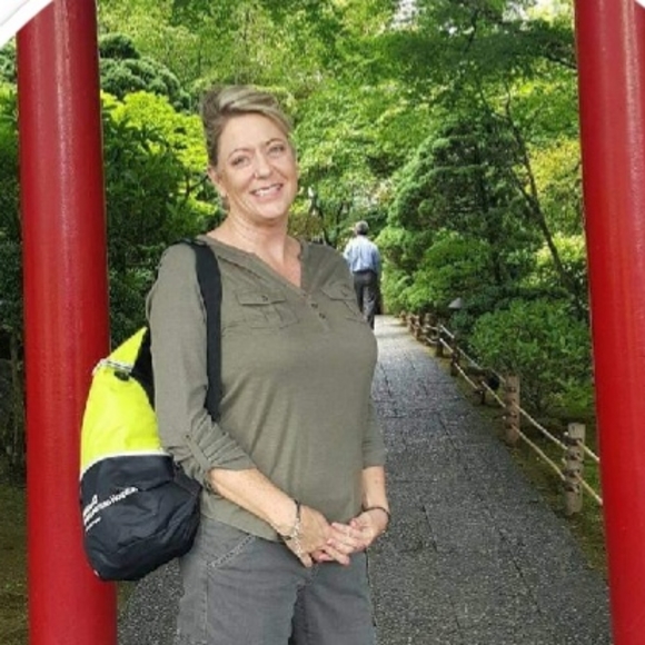 Beautiful, interesting, fun, exciting finds! - Picture 2 of 4